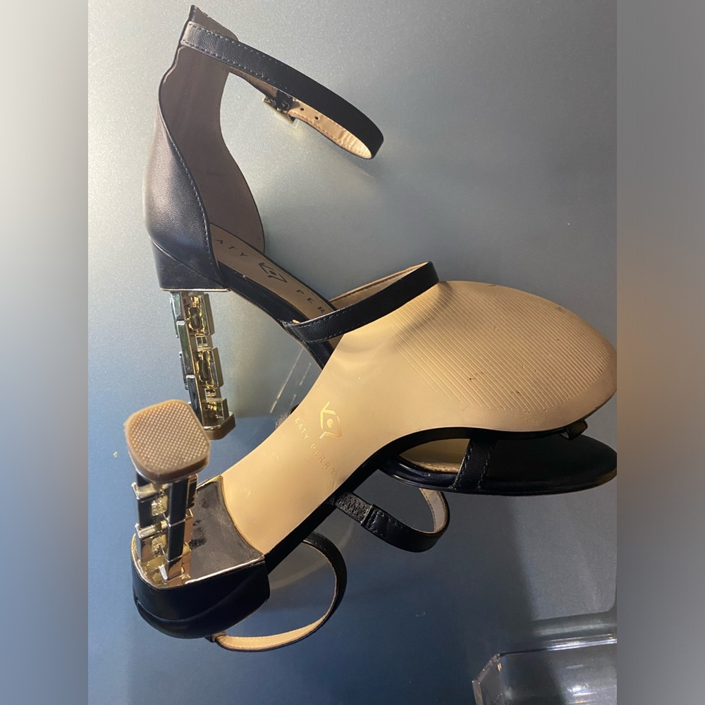 Women’s Katy Perry The Vilan Ankle Strap Heeled Sandals Size 8. - Picture 6 of 7